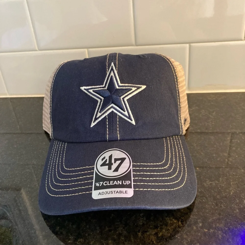 NWT Dallas Cowboys Trucker Hat